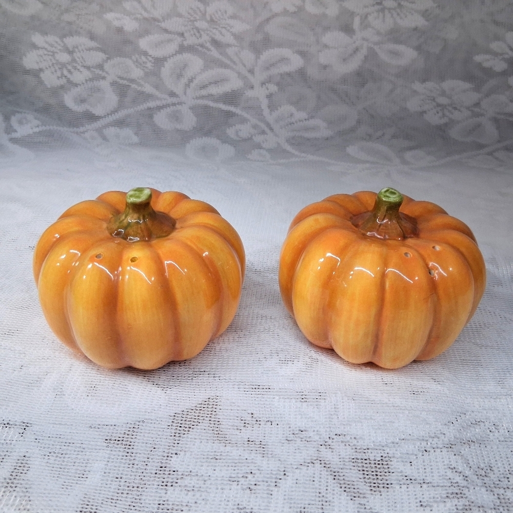 Vintage Otagiri Pumpkin Salt & Pepper Shakers Set Harvest Orange